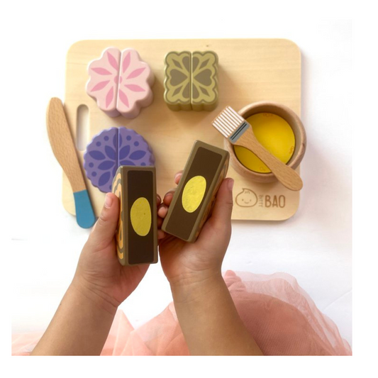 Bitty Bao Wooden Mooncake Toy Set: 13 pieces